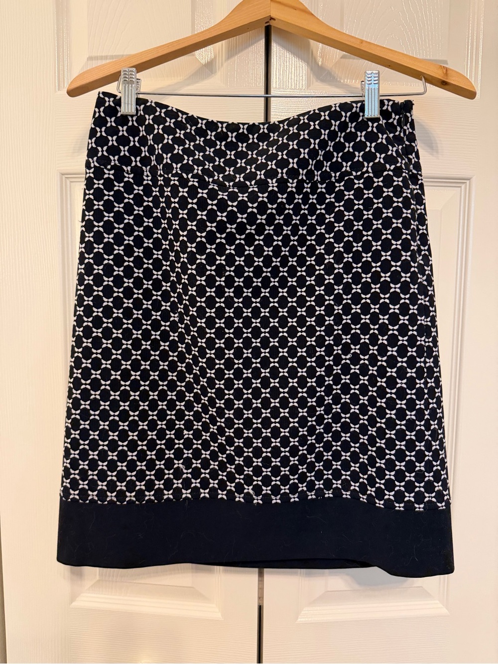 Ann Taylor Black and White Patterned Pencil Skirt